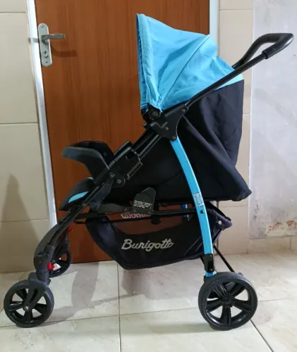 Carrinho de bebê Burigotto - Azul e preto - RN até 15kg