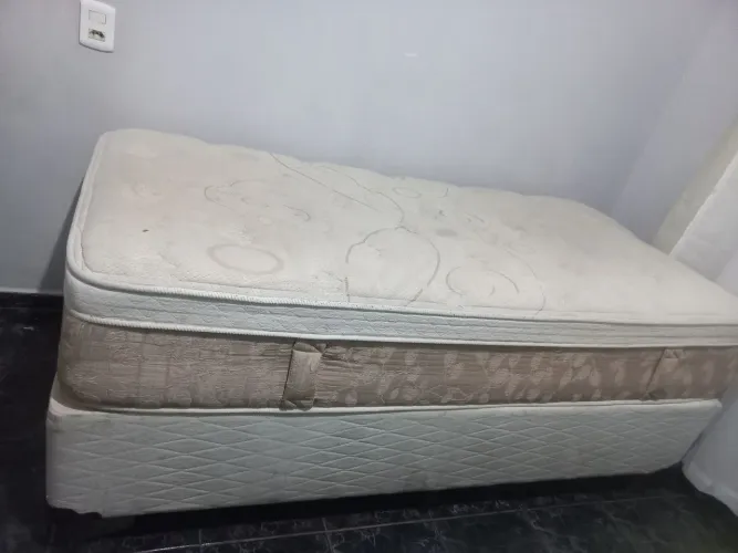 Vendendo,cama box solteirão.