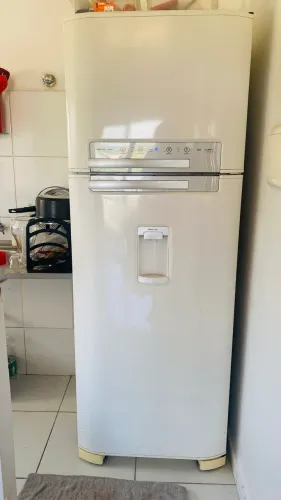 Vendo geladeira Frost Free duplex