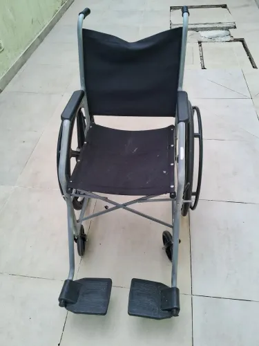 deira de Rodas Simples - Dobrável Com Pneu Maciço