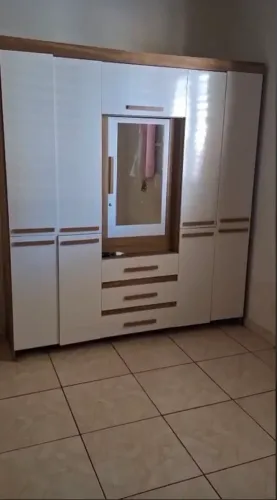 Guarda-roupa Casal 6 Portas com Espelho - Ótimo Estado