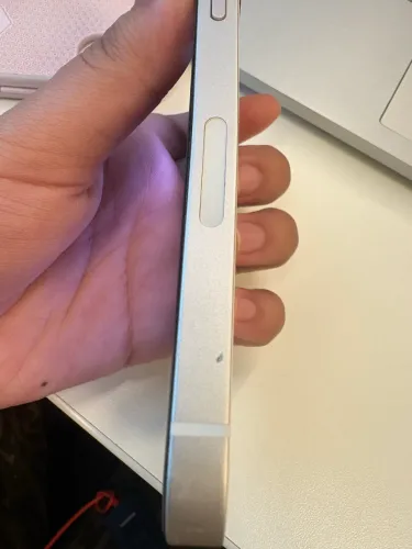 iPhone 13 128 gb com risco na tela e traseira trincada