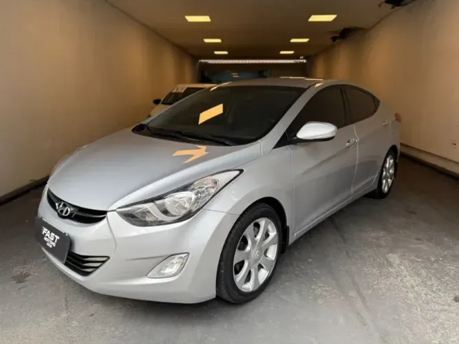 Hyundai Elantra GLS 1.8 16V Aut. 2013