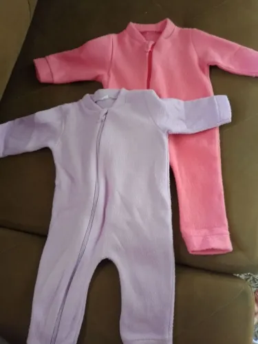 Doações de roupas de bebê