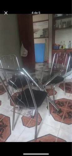 Mesa de vidro 4 cadeiras