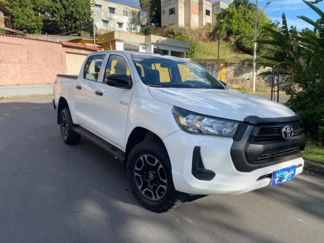 Toyota Hilux CD 4X4 2.8 Diesel Mec. 2022