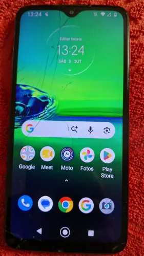 Celular Moto G8 Play funcionando tudo ok com apenas alguns trincados na tela