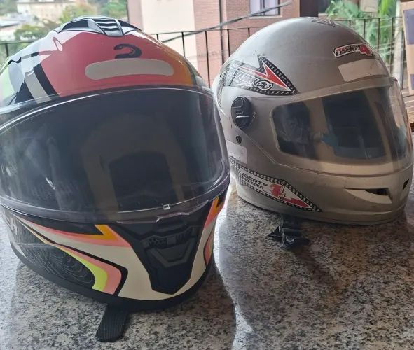 2 Capacetes tamanho 58 e 60