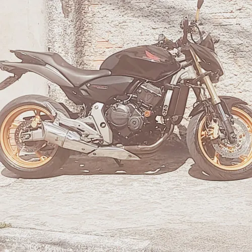 Moto Hornet em perfeito estado somente venda