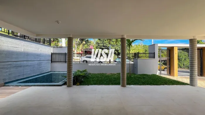 Casa com 3 Suítes, 242 m², em Condomínio Fechado no Cacupé - Florianópolis/SC