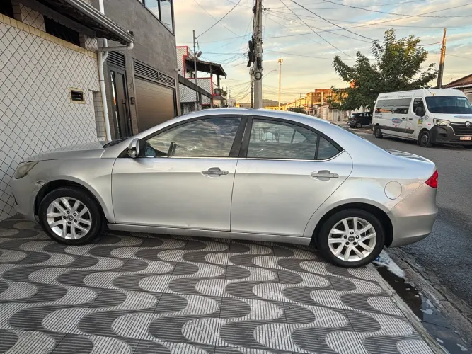 JAC J5 Sedan 1.5 16V 4P Mec. 2013