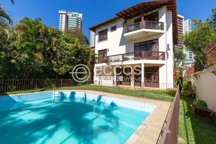 Casa à venda, 4 quartos, 2 suítes, 4 vagas, Belvedere - Belo Horizonte/MG