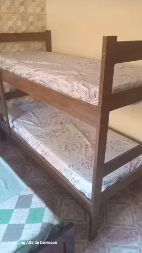 Vendo bicama com colchão seminovos