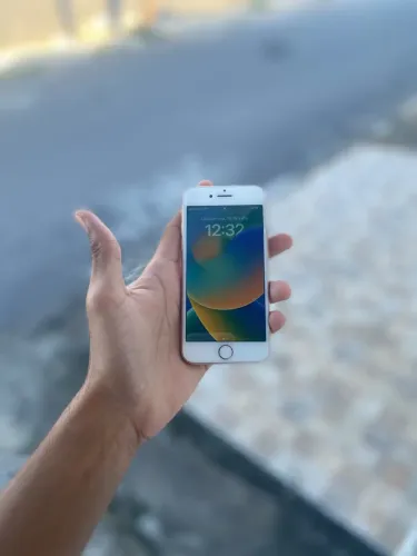 iPhone 8 64gb ótimo estado