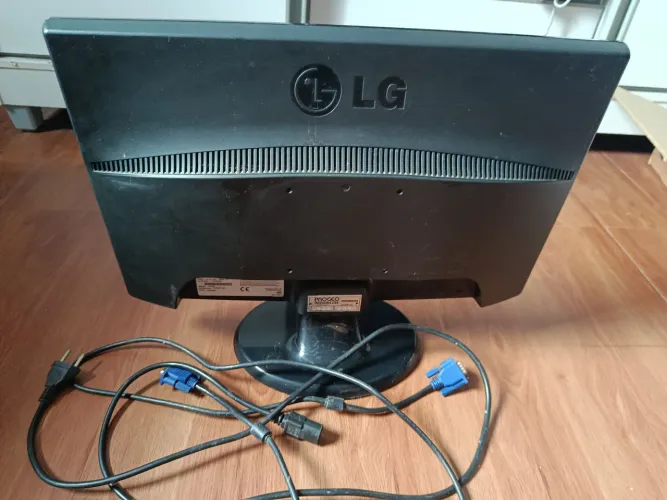 Monitor LG Flatron, 18 polegadas