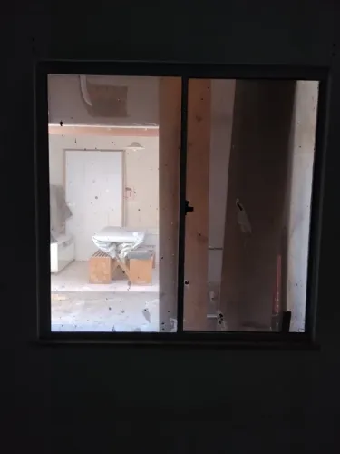 Janela de alumínio e vidro