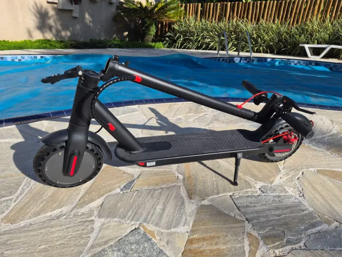 Patinete Eletrico 30km/h autonomia de 30km recarregavel tomada