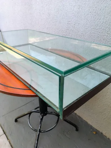 Expositor Vitrine Jóias Vidro - com Gaveta Espelhada - 15mm 90x40x20cm - Premium