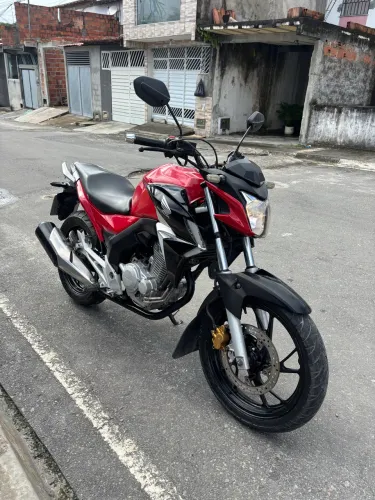 CB TWISTER 250f troco em carro