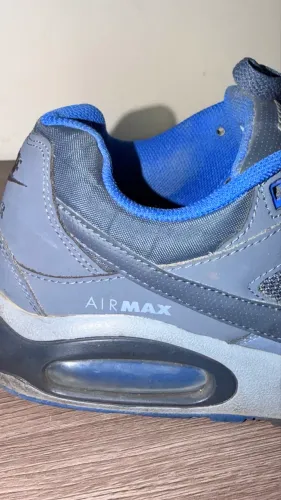 Tenis Airmax NIKE Original Preço: R$ 300,00