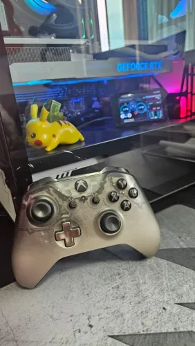Controle Xbox Phantom Black Dourado/Champagne