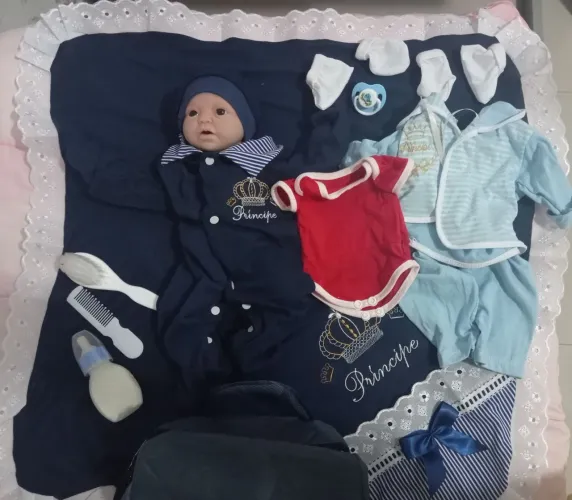 Bebê de silicone sólido