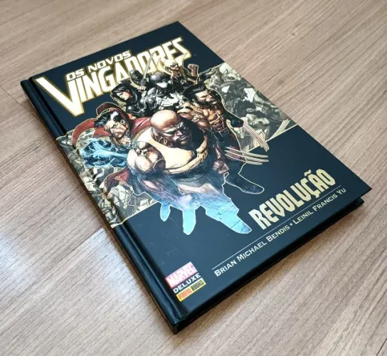 Marvel Deluxe Os Novos Vingadores Revolução Editora Panini