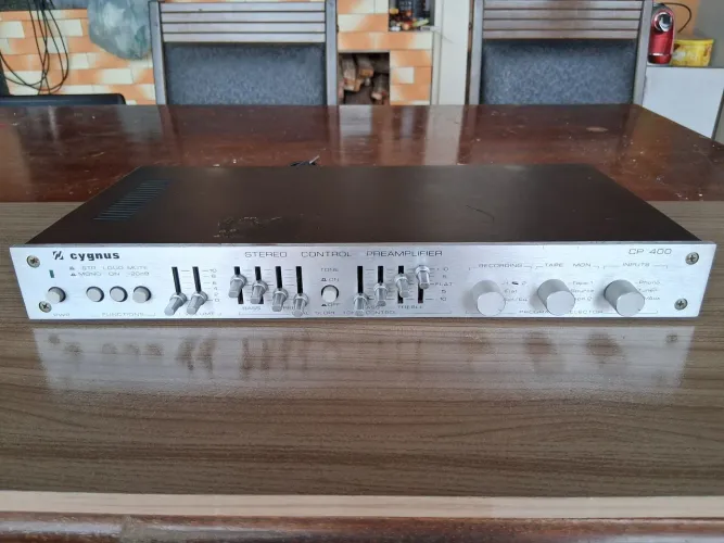 Pre amplificador cygnus muito conservado