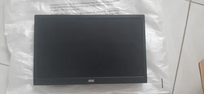 Monitor AOC novinho na caixa 