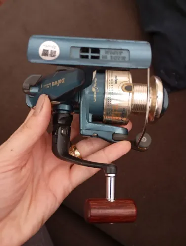 Molinete Daiwa 2500T 