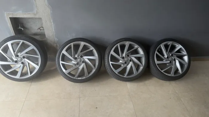 Rodas + pneu aro 17 Volkswagen 