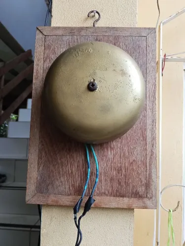 Campanhia antiga, funcionando,110 volts:
