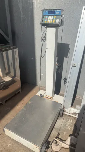 BALANÇA ELETRÔNICA TOLEDO 250 KG - INDUSTRIAL (PARA MANUTENÇÃO)