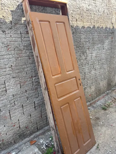 Porta de madeira ?
