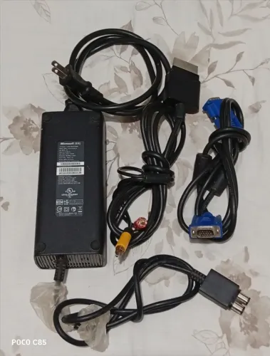 Fonte XBOX 360 Original com cabos adaptadores