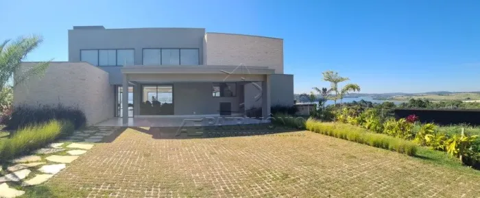 CASA ASSOBRADADA EM CONDOMINIO COM 4 SUITES SENDO 3 CLOSET; LE PORTIE; VOTORANTIM