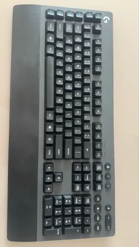 teclado Logitech G213 Prodigy.