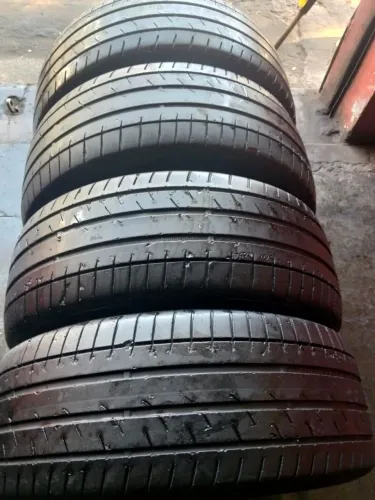 4 PNEUS 215/55/17 COM BASTANTE BORRACHA CONTINENTAL