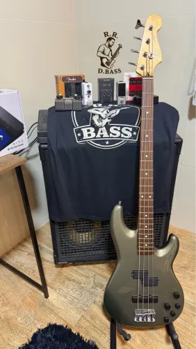 ? FENDER DELUXE ZONE MEXICANO 2002 ?