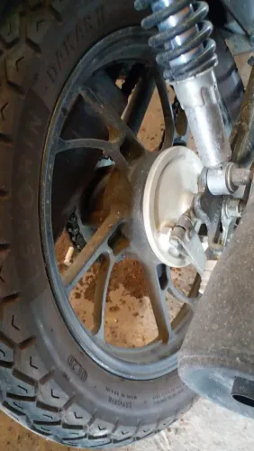 Vendo par de aro liga leve da pop 110 com pneue
