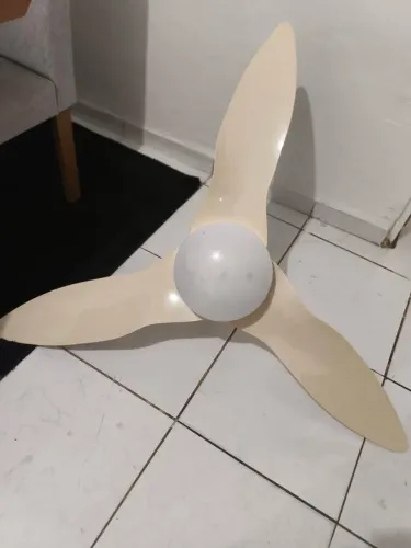 Ventilador de teto 3 pás com globo de luz e controle para controle da velocidade e da luz