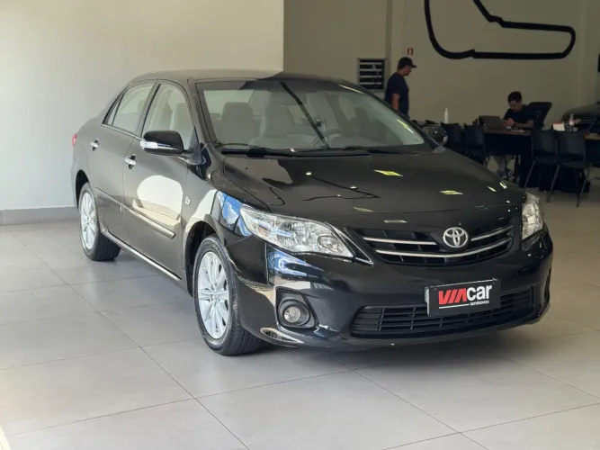 Toyota Corolla Altis 2.0 Flex 16V Aut. 2014