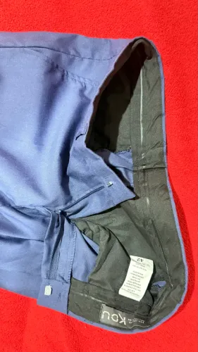 Terno azul usado apenas uma vez. Calça 42 e terno 48. 