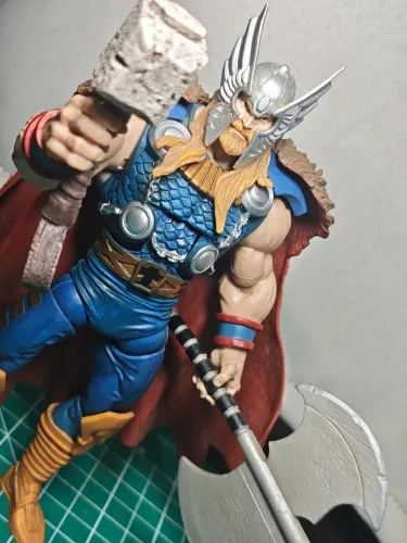 Lord Thor Marvel Legends