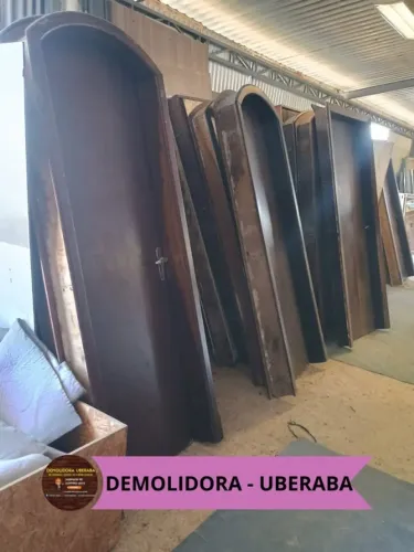 Portas de Imbuia: Beleza e Durabilidade Eterna