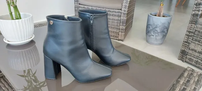 Bota Via Uno salto grosso n° 33