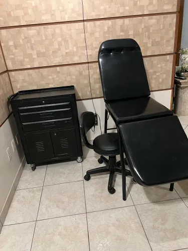 Mocho, maca, carrinho tattoo ou ferramentas 