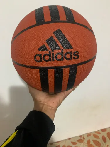 Bola de basquete Adidas 3 Stripes Nova