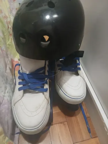 Patins branco e azul tamanho 42 