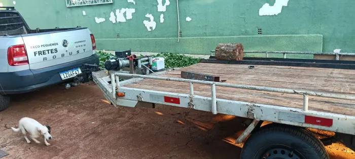 Plancha para carregar carros até dois mil kilos com guincho.